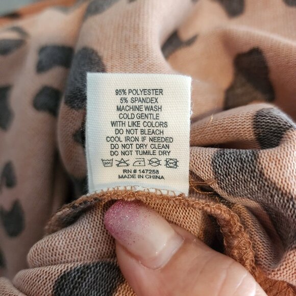 SIMPLY SOUTHERN Leopard Print Turtleneck Poncho Top With Sleeves One Size NWT - Picture 11 of 11